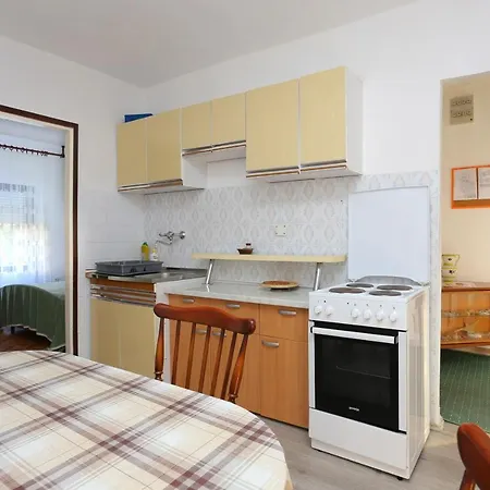 By The Sea - 7558 * روغوزنيكا