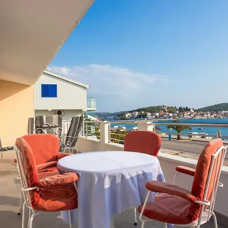 Appartement By The Sea - 7558 Rogoznica (Sibenik-Knin)
