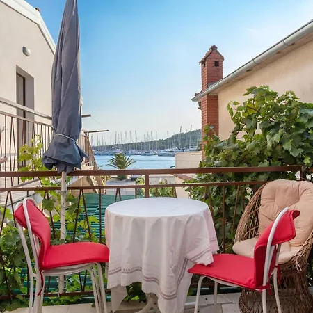 By The Sea - 7558 Apartment Rogoznica (Sibenik-Knin)
