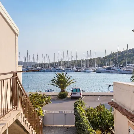 Apartman By The Sea - 7558 *