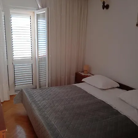 Apartment By The Sea - 7558 *