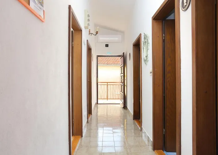 By The Sea - 7558 روغوزنيكا