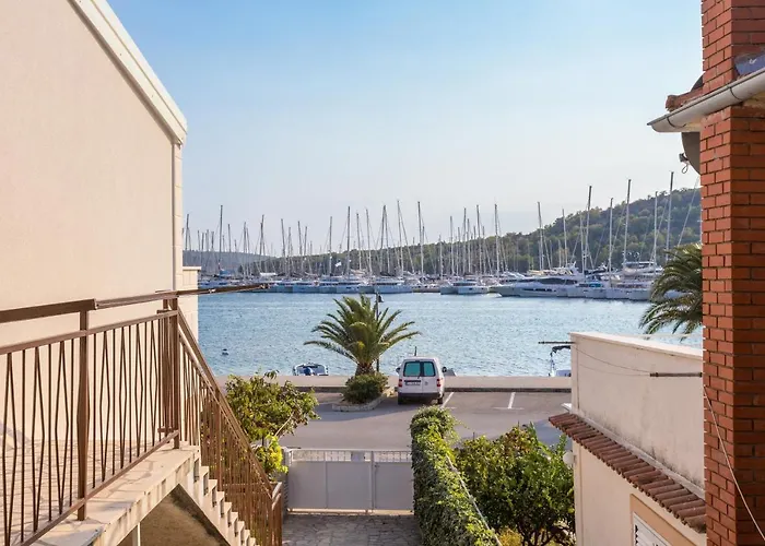 Appartement By The Sea - 7558 *